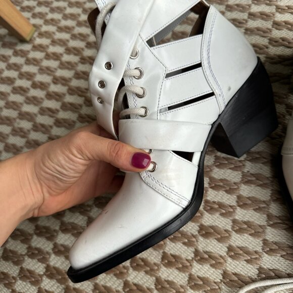 Chloe White Leather Lace Up Rylee Ankle Boots Size 8 - Picture 2 of 7